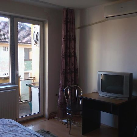 Central Apartment 2 Timisoara Bagian luar foto